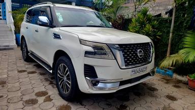 Nissan  Patrol  - Miniature 2