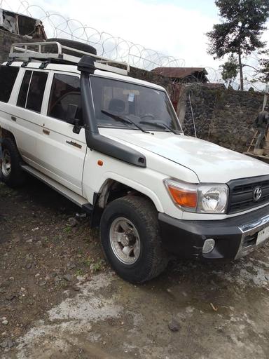 Toyota Lande criser - Miniature 2