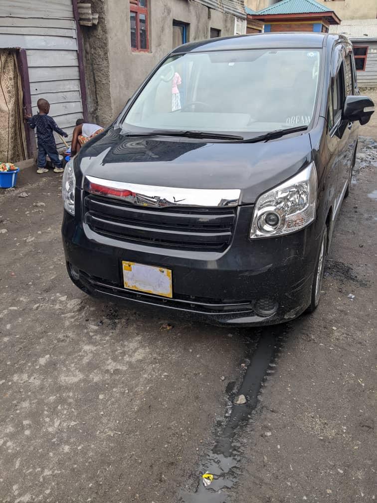 Photo principale de Toyota  Noah