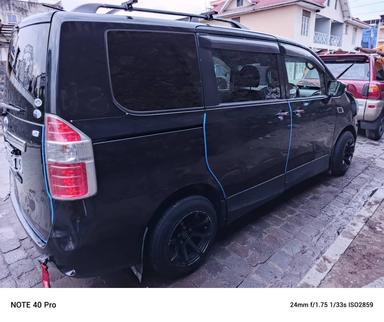 Toyota  Noah - Miniature 3