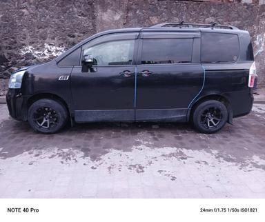Toyota  Noah - Miniature 5