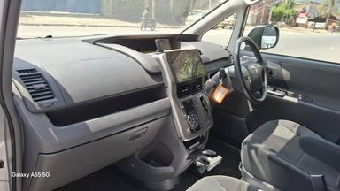 Toyota  Noah - Miniature 6