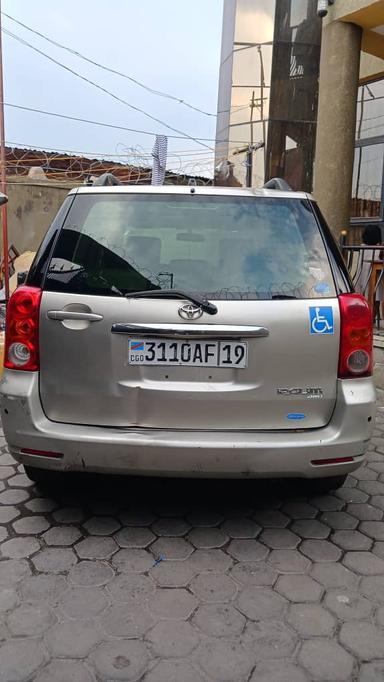Toyota  Raum  - Miniature 3