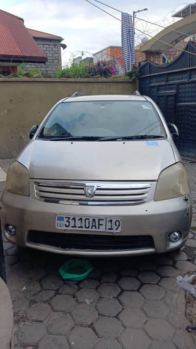 Toyota  Raum  - Miniature 2