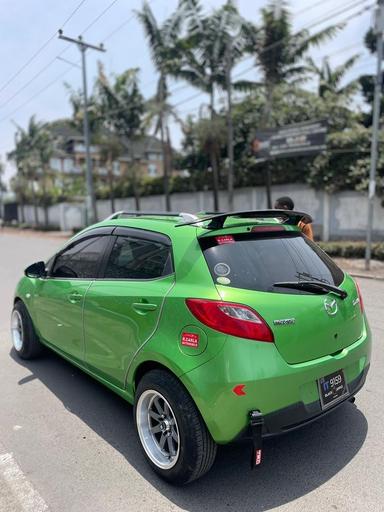 Mazda  Demio 2 - Miniature 3