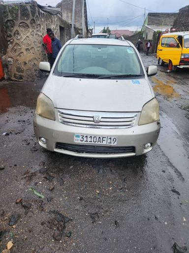 Toyota  Raum  - Miniature 1