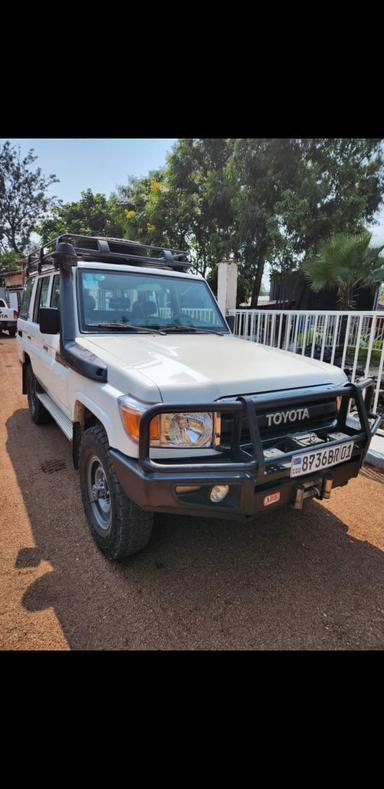 Toyota  Land cruiser Hzj76 - Miniature 2