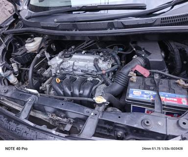 Toyota  Noah - Miniature 4