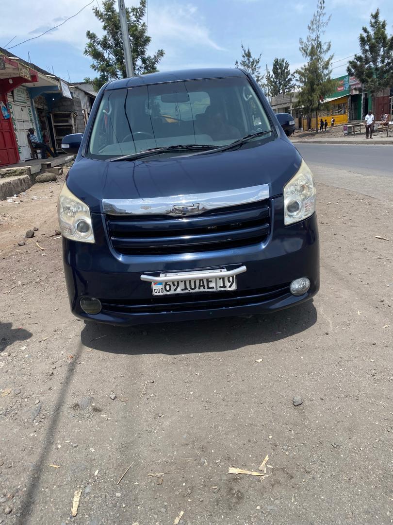 Photo principale de Toyota  Noah