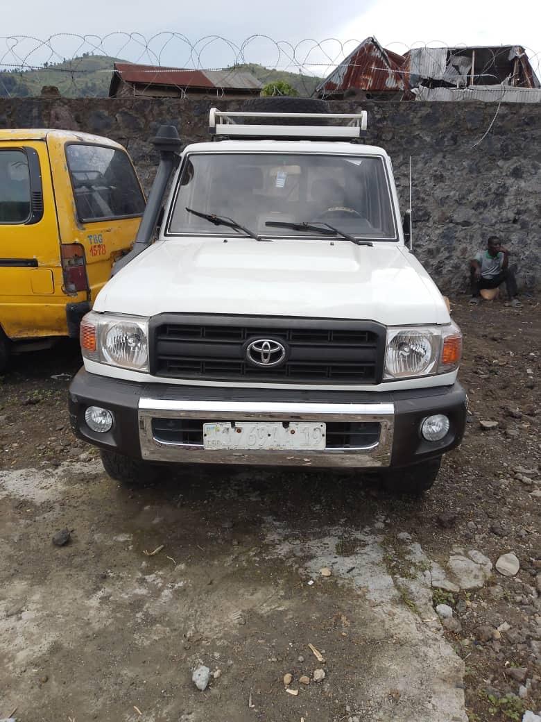 Photo principale de Toyota Lande criser