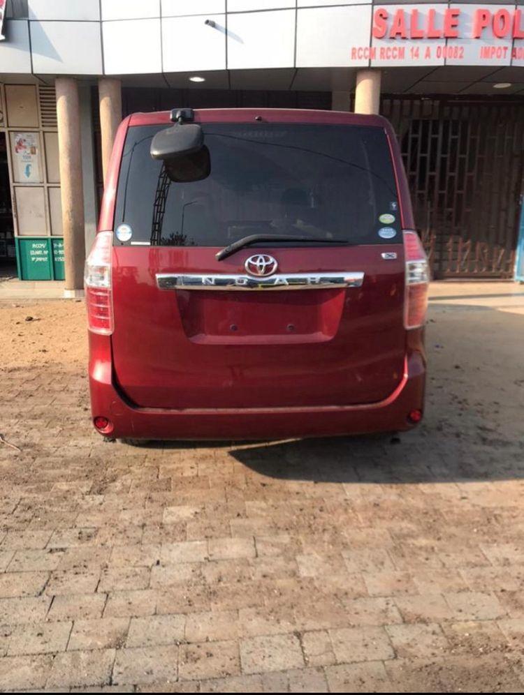 Photo principale de Toyota  Noah 
